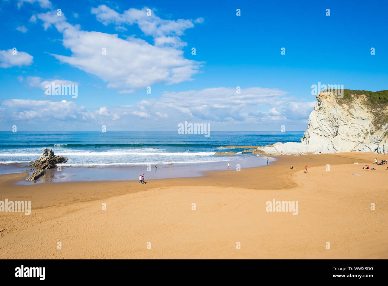 Die Bucht von Biskaya im Norden von Bilbao. Der Strand Arrietara in Sopelana Stockfoto