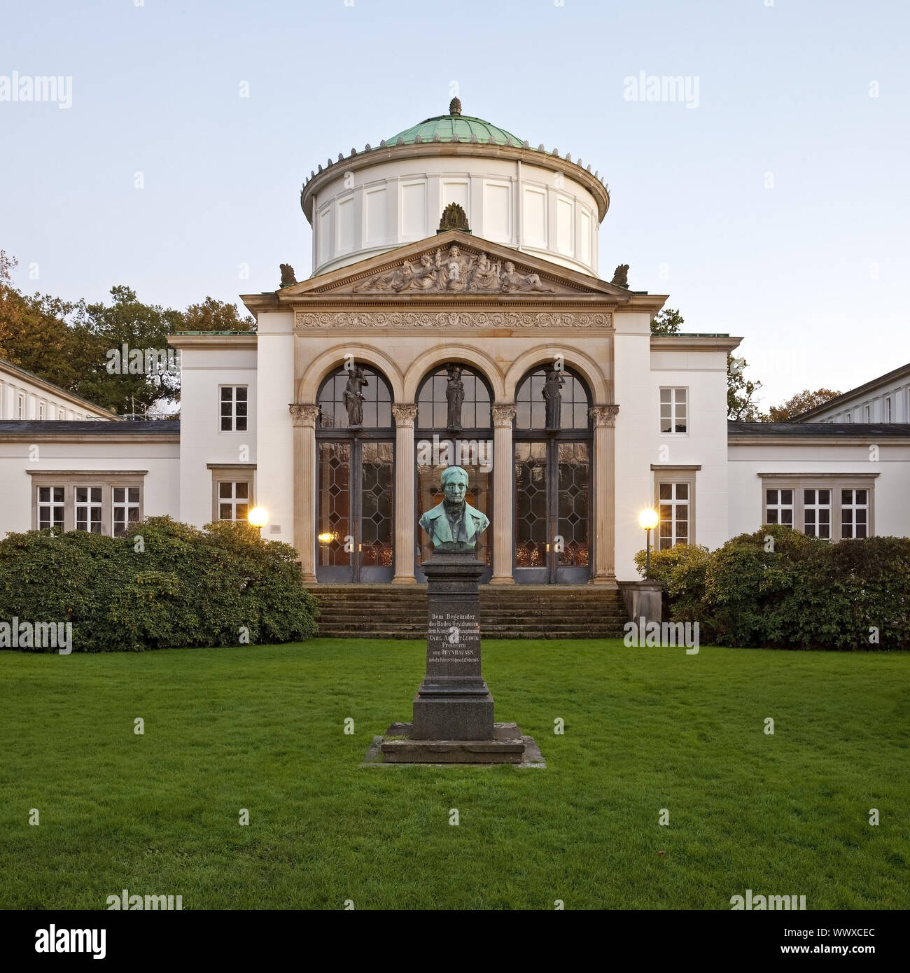 Badehaus 1 Im Kurpark Im Abendlicht Bad Oeynhausen Ostwestfalen