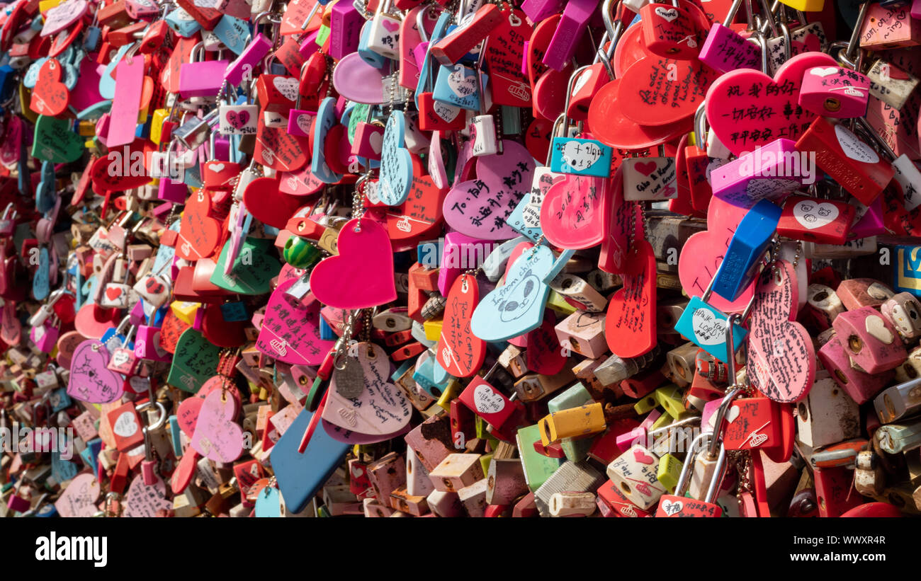 Seoul/Südkorea - 18. August 2018: die Schlösser der Liebe unter dem Seoul Tower Stockfoto