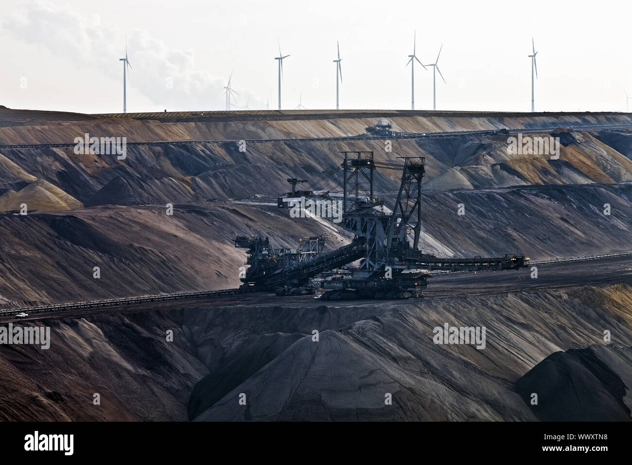 Braunkohle Tagebau mit Stapler, Garzweiler, Juechen, Nordrhein-Westfalen, Deutschland, Europa Stockfoto