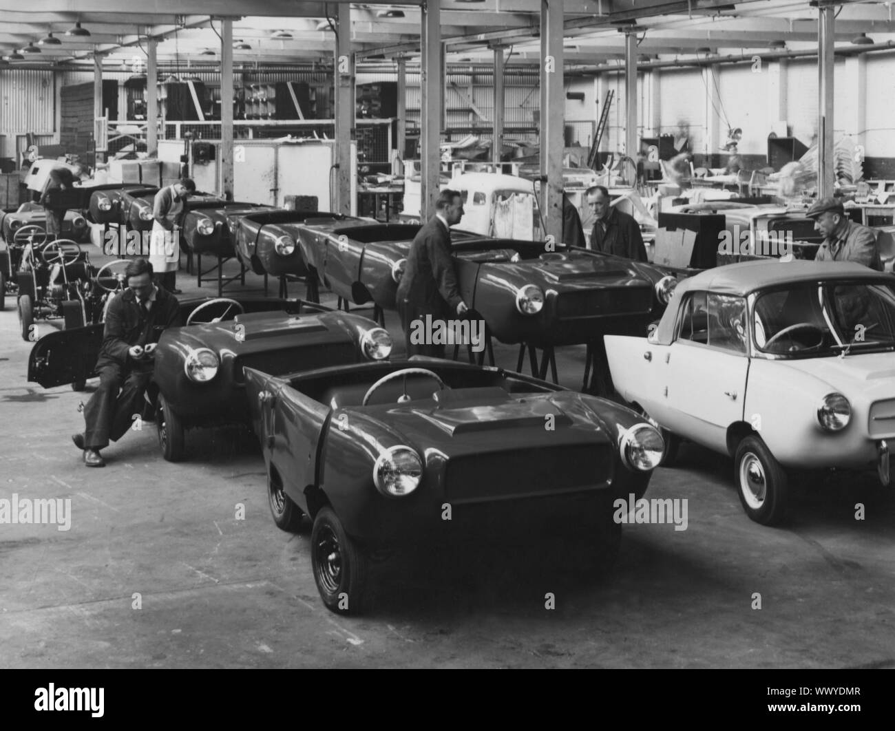 1957 Frisky Fabrik, Wolverhampton. Karosseriebau. Stockfoto