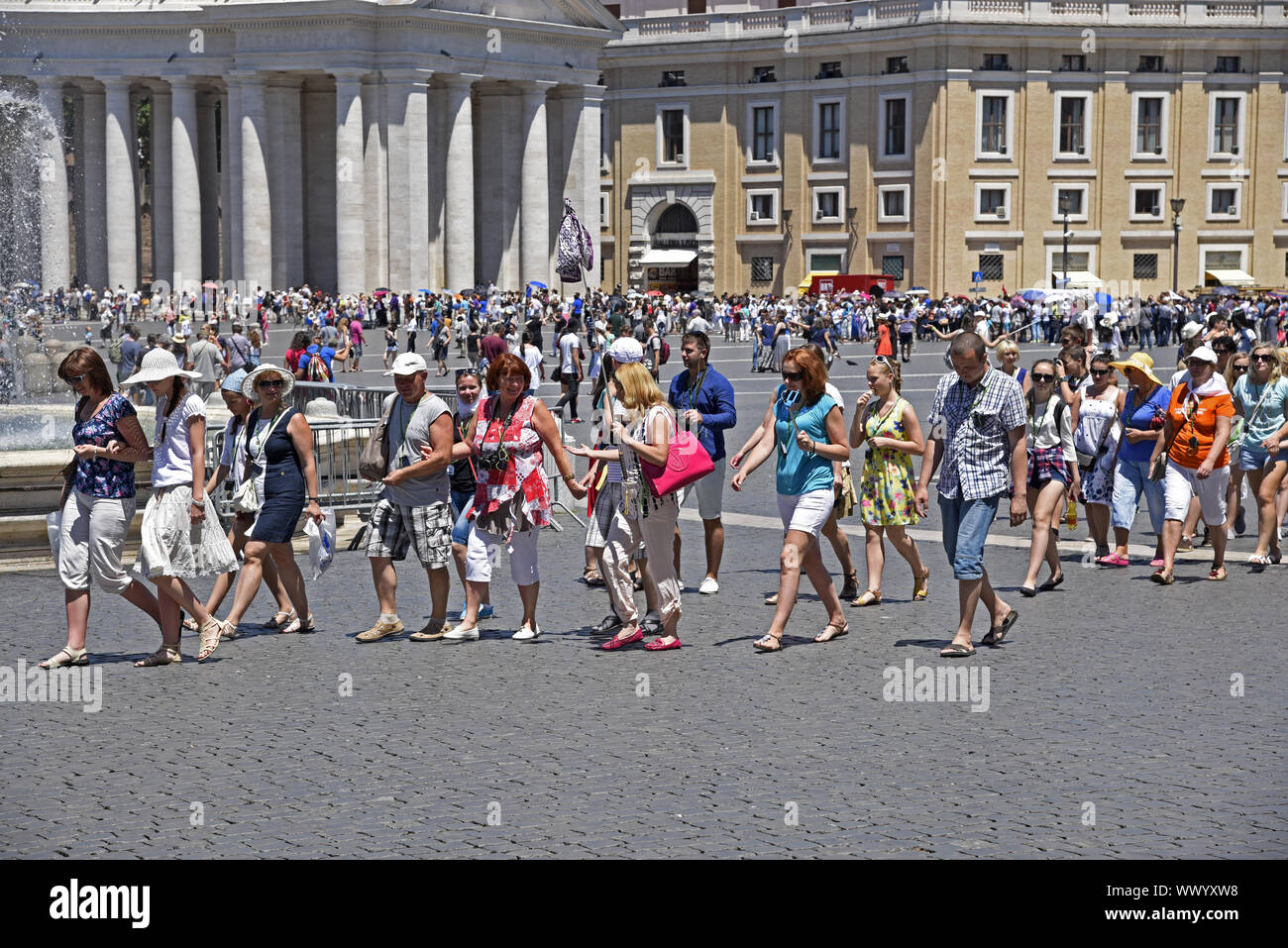 Touristen, St. Peter's Square, Vatikan, Rom, Italien, Europa Stockfoto