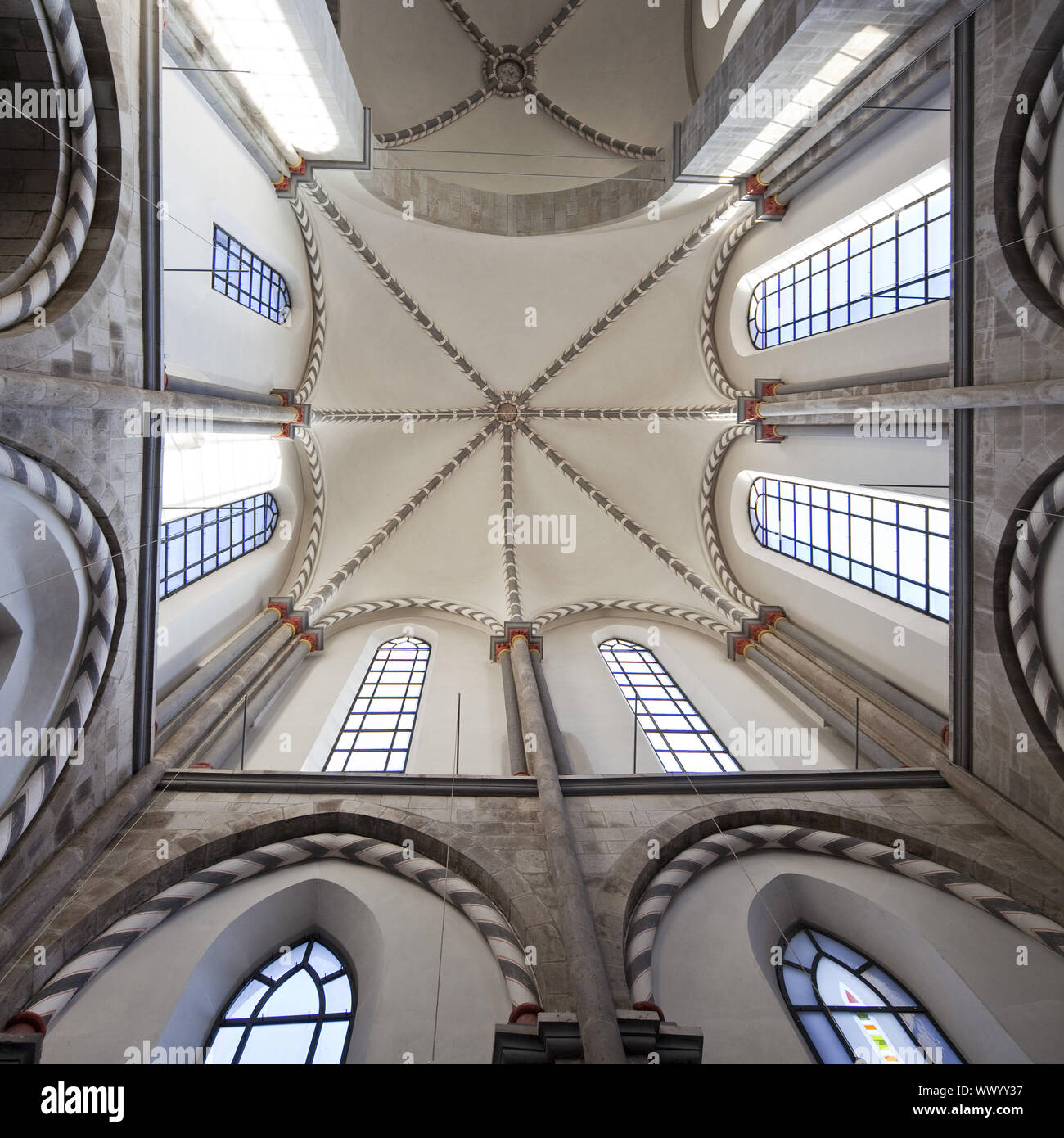 Gewölbte Decke, St. Kunibert, romanische Kirche, Innenansicht, Köln, Rheinland, Deutschland, Europa Stockfoto