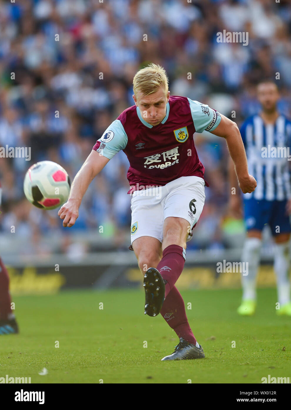 Ben Mee von Burnley während des Premier League-Spiels zwischen Brighton und Hove Albion und Burnley im American Express Community Stadium , Brighton , 14. September 2019 Photo Simon Dack / Tele Images. Nur redaktionelle Verwendung. Kein Merchandising. Für Fußballbilder gelten Einschränkungen für FA und Premier League. Keine Nutzung von Internet/Mobilgeräten ohne FAPL-Lizenz. Weitere Informationen erhalten Sie von Football Dataco Stockfoto