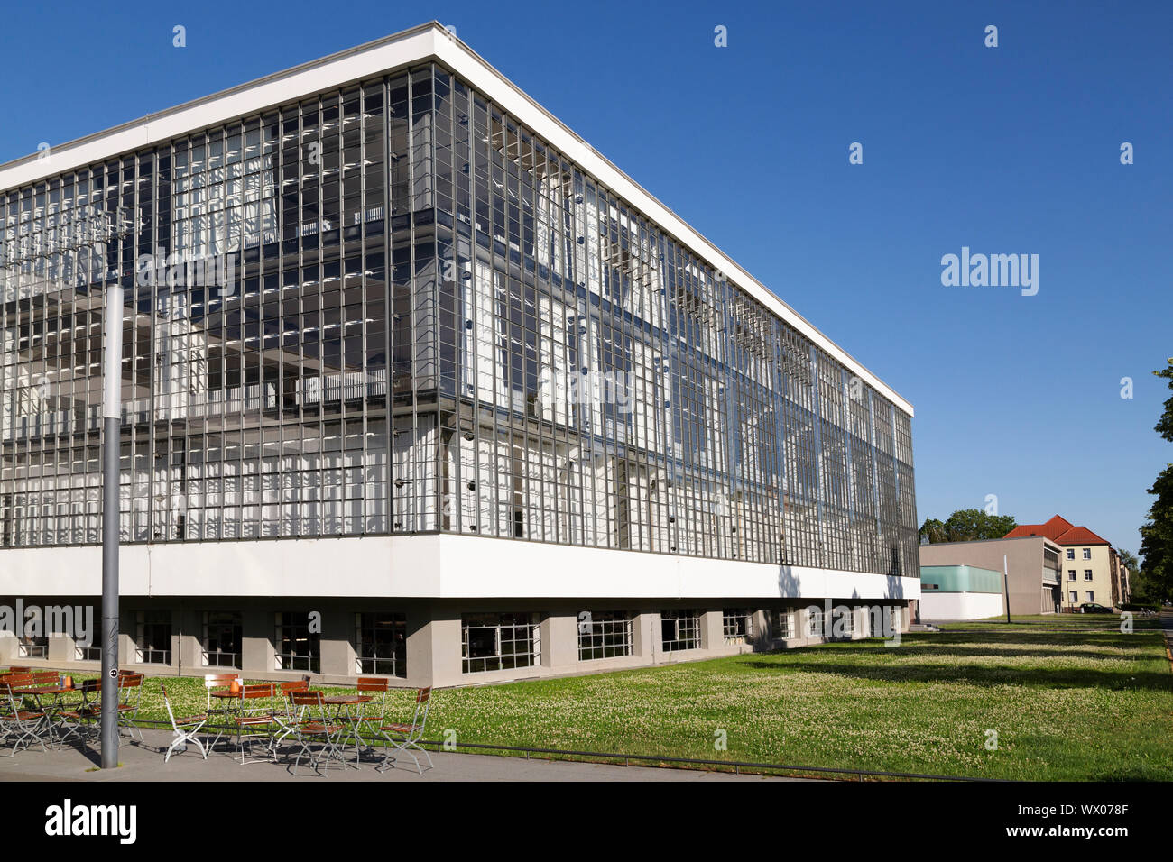 Das Bauhausgebäude von Walter Gropius 1926, UNESCO-Weltkulturerbe, Dessau, Sachsen-Anhalt, Deutschland, Europa Stockfoto Das Bauhausgebäude von Walter Gropius 1926, UNESCO-Weltkulturerbe, Dessau, Sachsen-Anhalt, Deutschland, Europa Stockfoto