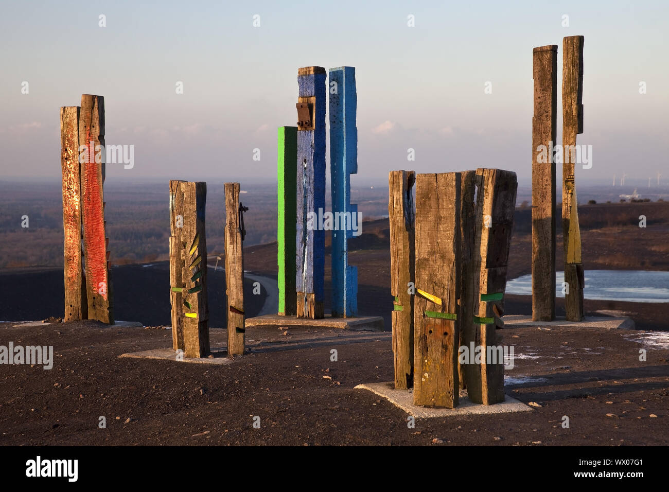 Installation Totems auf dem Gipfel der Halde Haniel, Bottrop, Ruhrgebiet, Deutschland, Europa Stockfoto