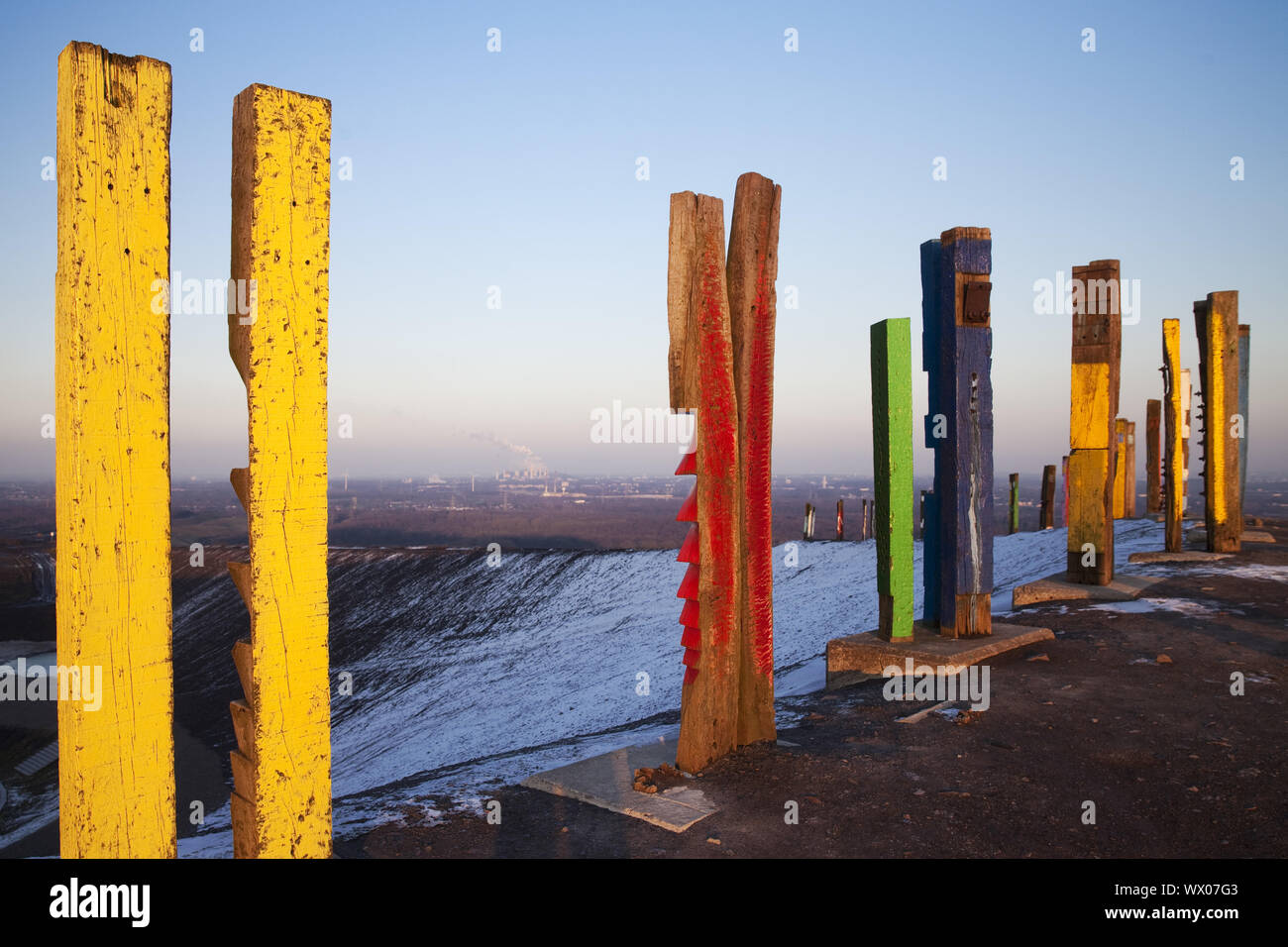 Installation Totems auf dem Gipfel der Halde Haniel, Bottrop, Ruhrgebiet, Deutschland, Europa Stockfoto