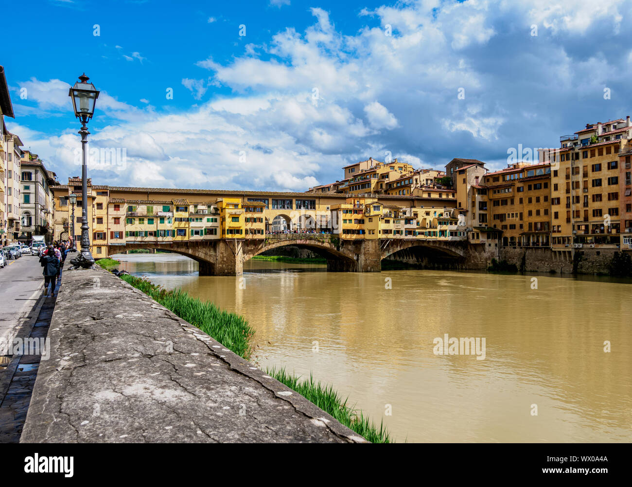 Der Ponte Vecchio und den Arno, Florenz, UNESCO-Weltkulturerbe, Toskana, Italien, Europa Stockfoto