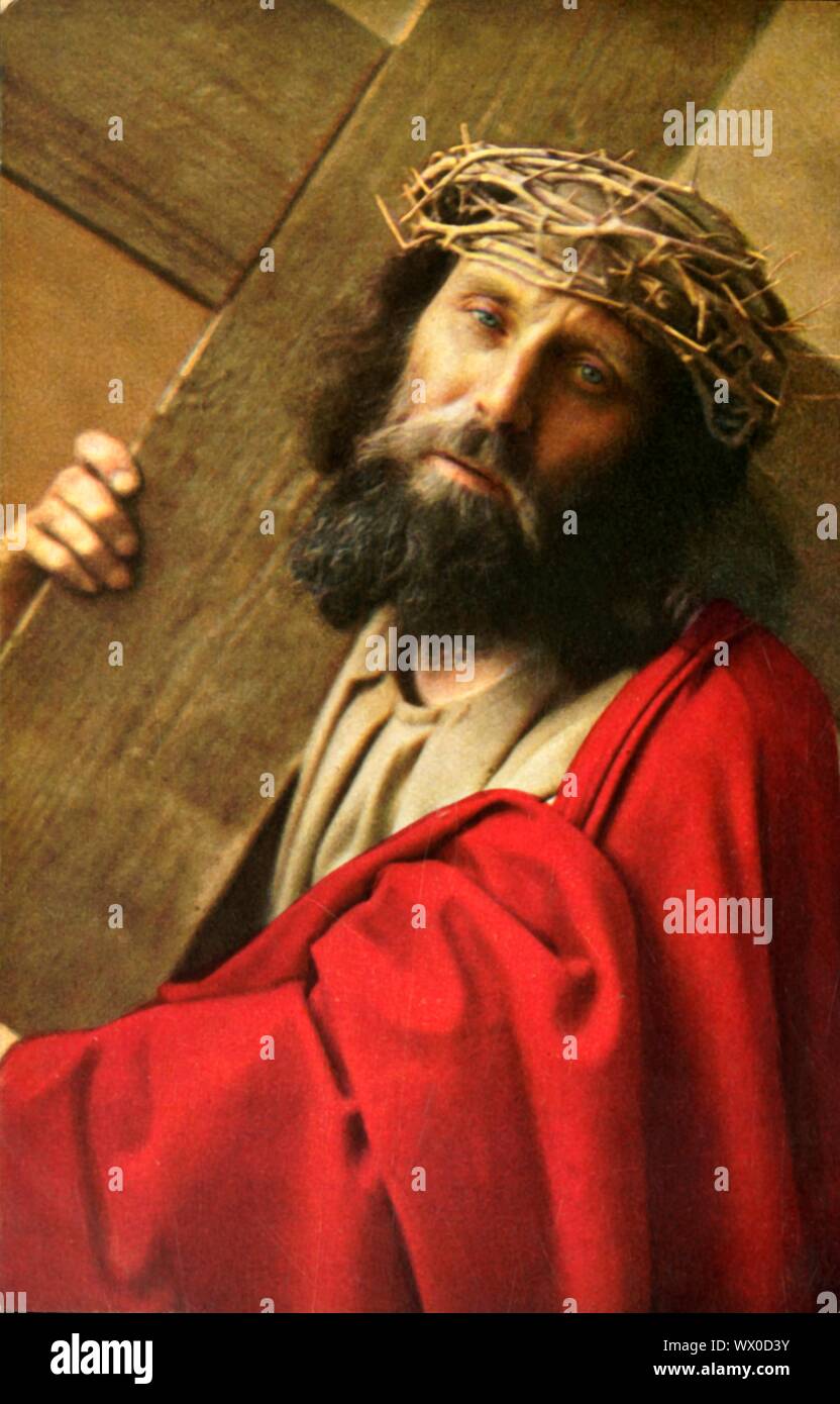 Jesus das Kreuz tragen, 1922. Anton Lang, ein Spieler in der Oberammergauer Passionsspiele, wie Jesus. Das Spiel wird alle 10 Jahre durchgeführt, auf Open-Air-Bühnen, die von den Einwohnern des Dorfes Oberammergau in Bayern, Deutschland. Zuerst im Jahre 1634 inszeniert, das Stück erzählt die Geschichte der Passion Jesu, die ihren Höhepunkt in seiner Kreuzigung. Die Veranstaltung ist eine touristische Attraktion geworden, mit Publikum aus der ganzen Welt. Offizielle Postkarte der 1922 Oberammergauer Passionsspiele. [F. Bruckmann, München, 1922] Stockfoto