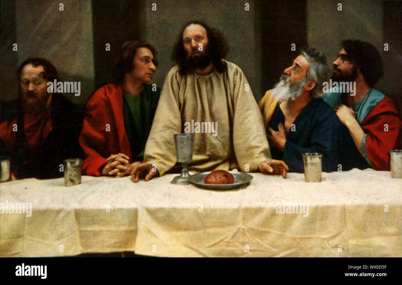 Das letzte Abendmahl, 1922. Jesus sagt, dass einer seiner Apostel an der Mahlzeit wird ihn verraten, trotz ihrer Behauptungen entgegen. Melchior Breitsamter wie der hl. Johannes, Anton Lang als Jesus, Andreas Lang, wie der hl. Petrus: Spieler in der Oberammergauer Passionsspiele, die alle 10 Jahre durchgeführt wird, auf Open-Air-Bühnen, die von den Einwohnern des Dorfes Oberammergau in Bayern, Deutschland. Zuerst im Jahre 1634 inszeniert, das Stück erzählt die Geschichte der Passion Jesu, die ihren Höhepunkt in seiner Kreuzigung. Die Veranstaltung ist eine touristische Attraktion geworden, mit Publikum aus der ganzen Welt. Offizielle Postkarte von Th Stockfoto