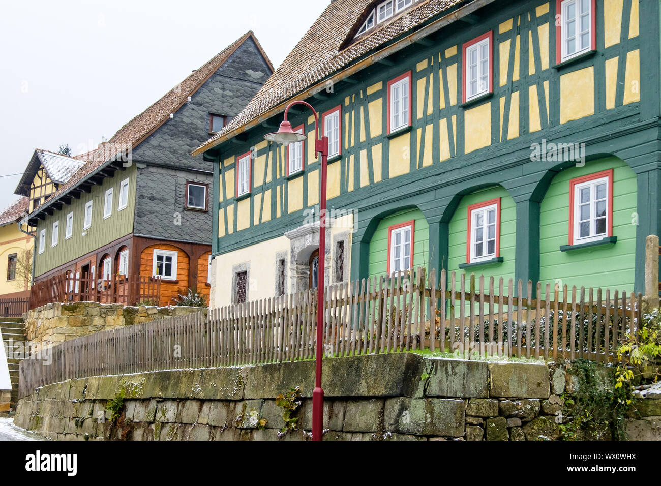 Historischen Umgebindehäuser Fachwerkhäuser in Waltersdorf Zittauer Gebirge Stockfoto