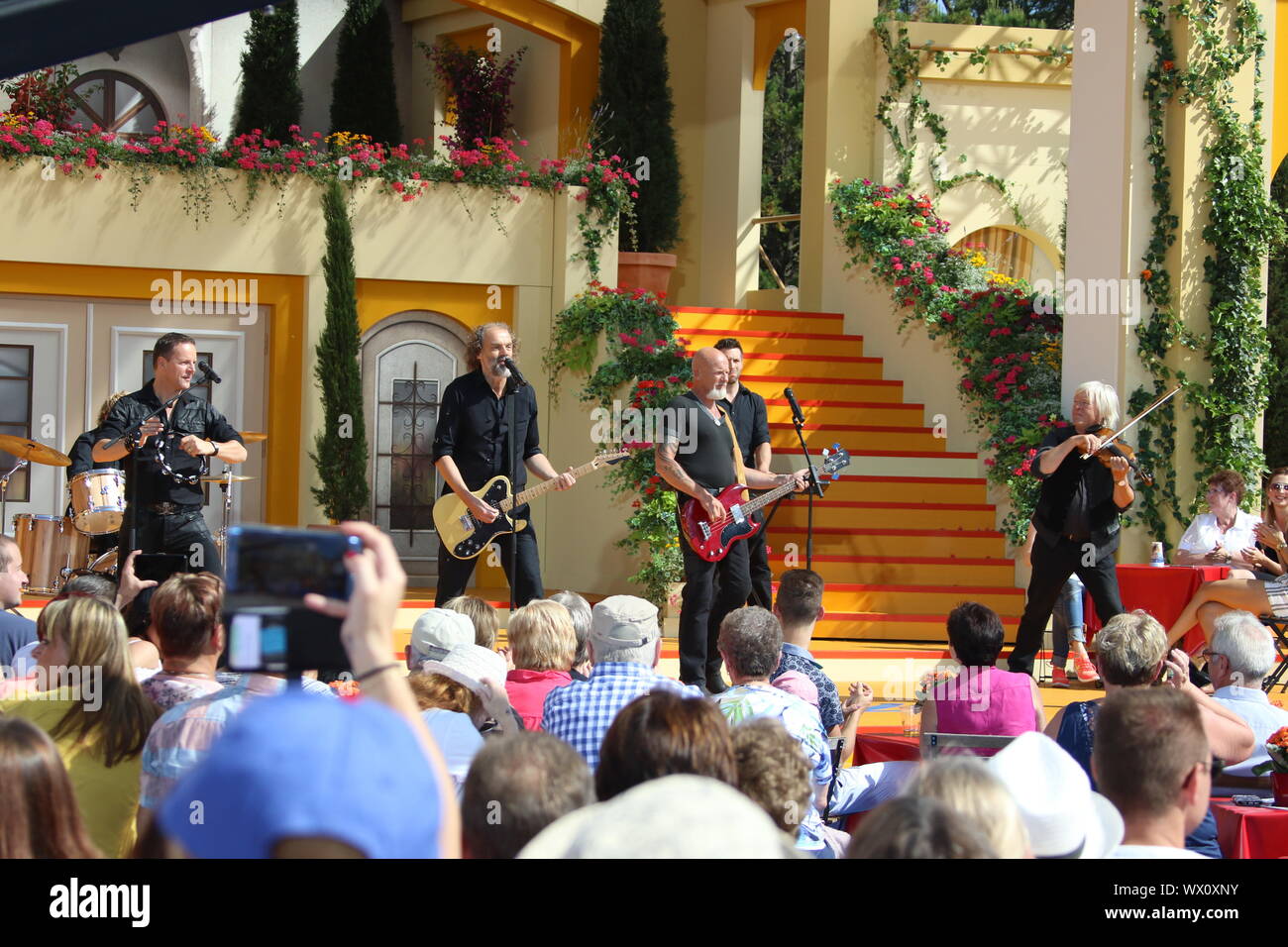 Sänger bei Deutschen Schlager zeigen Immer wieder Sonntags, 2015 Stockfoto