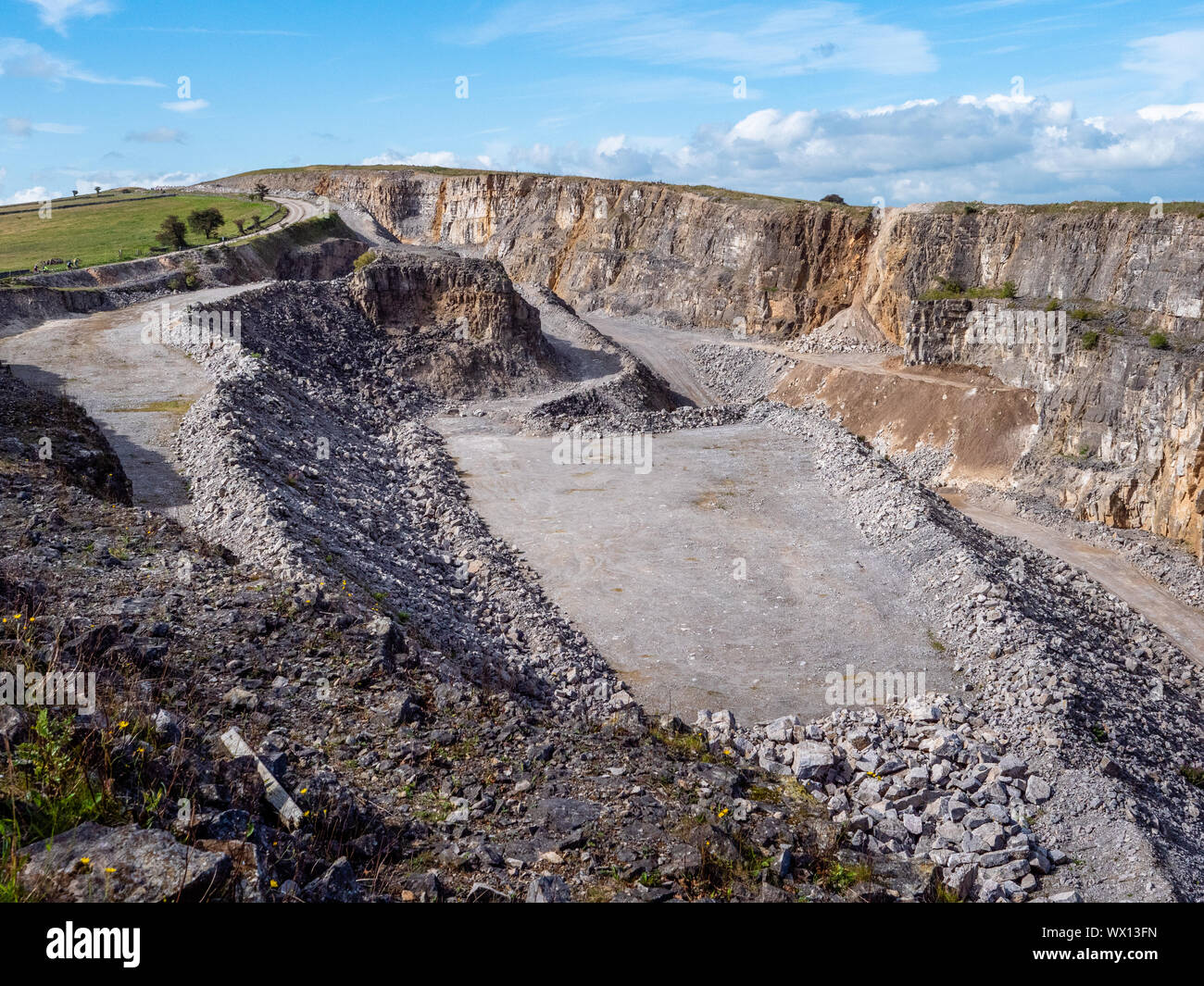 Hohe Rake Tagebau mineral Funktionsweise auf longstone Flanke in der Nähe von Baslow in The Derbyshire Peak District DE Stockfoto