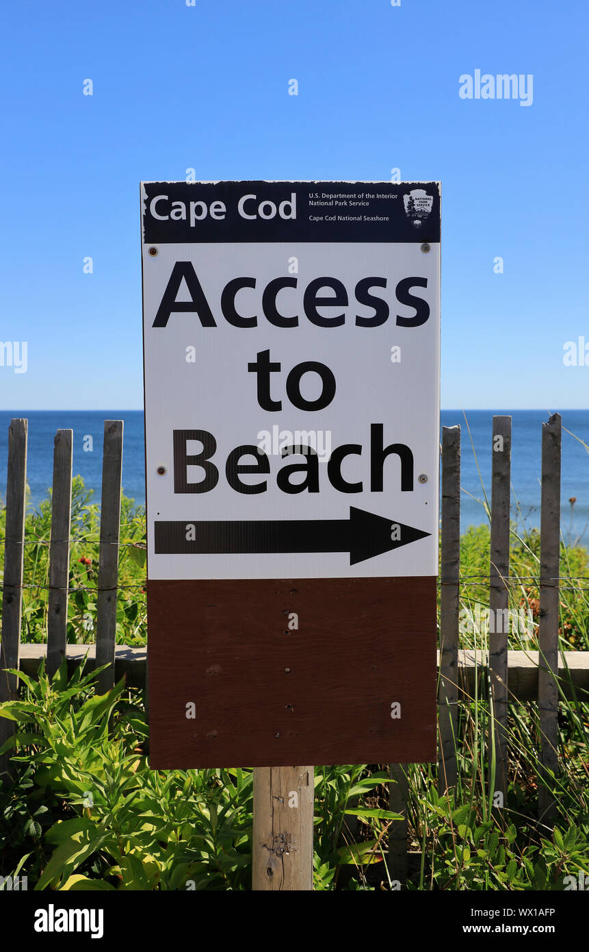 Zeichen der Zugang zum Strand von Nauset Light Beach. Cap Cod National Seashore. Eastham. Massachusetts. USA Stockfoto