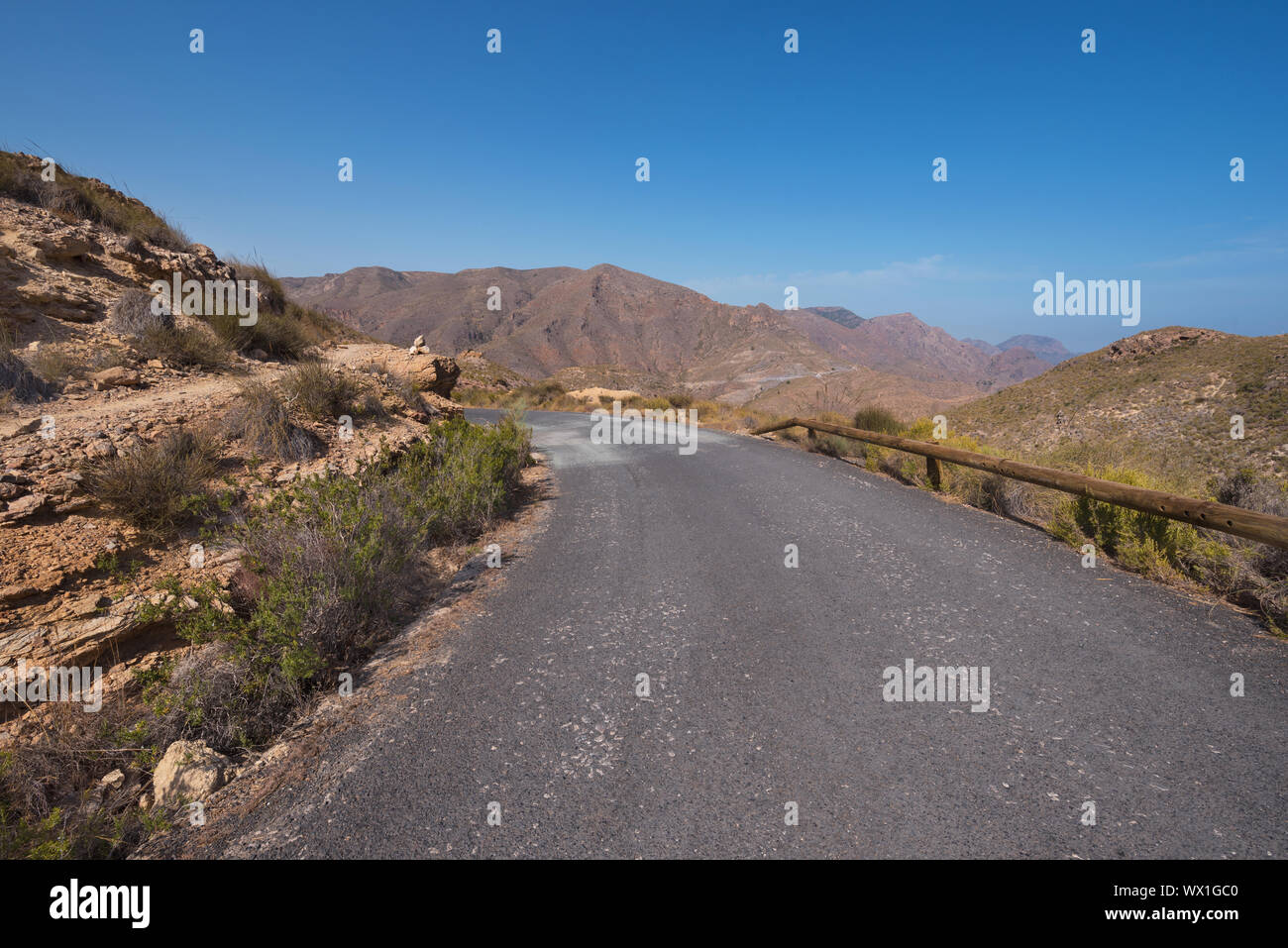 La Azohia Landschaft Berg Straße in die Bucht von Cartagena, Murcia, Spanien. Stockfoto