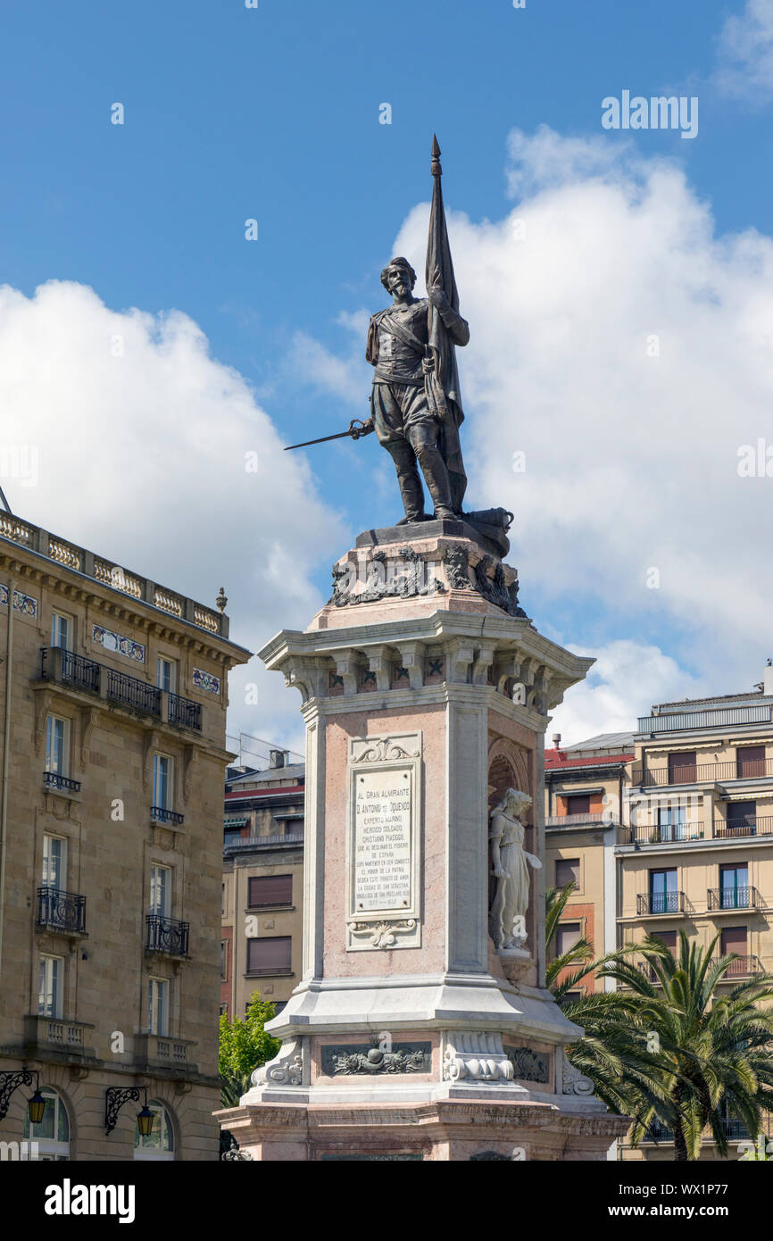 Denkmal für spanischen Admiral Antonio de Oquendo, 1577 - 1640, an der Plaza Okendo, San Sebastian, Provinz Gipuzkoa, Baskenland, Spanien. Die Statue wurde Stockfoto