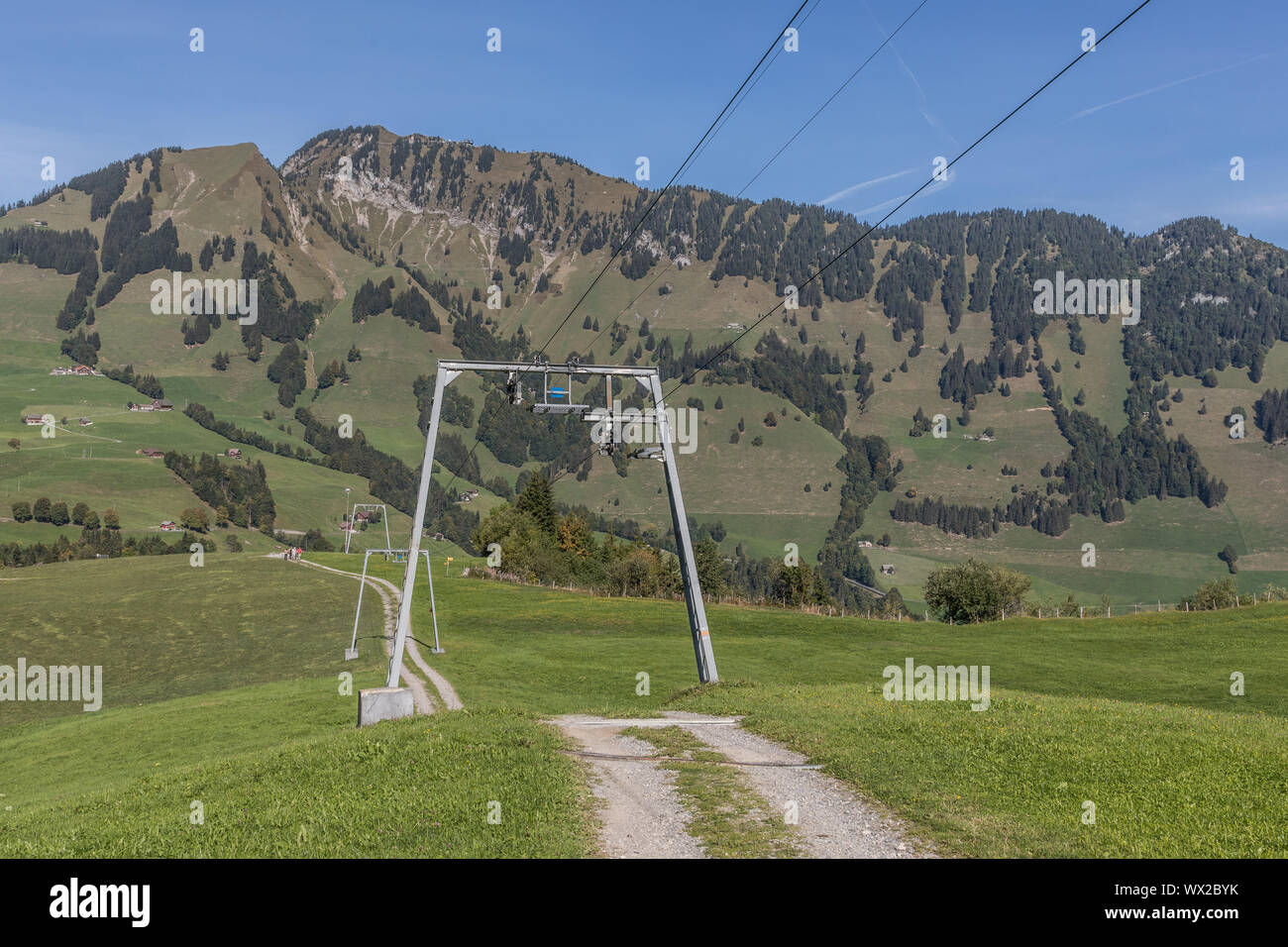 Guide Masten der einen Skilift auf dem Wirzweli, Nidwalden, Schweiz, Europa Stockfoto