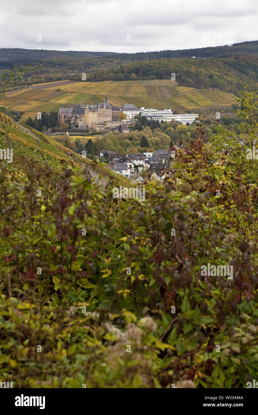 Herbst, hügeligen Mittelgebirgslandschaft mit Blick auf Altenahr, Bad Neuenahr-Ahrweiler, Deutschland, Europa Stockfoto