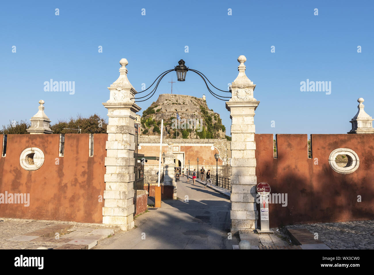 Eingang, Brücke, alte Festung, Kerkyra, Korfu, Griechenland, Europa Stockfoto
