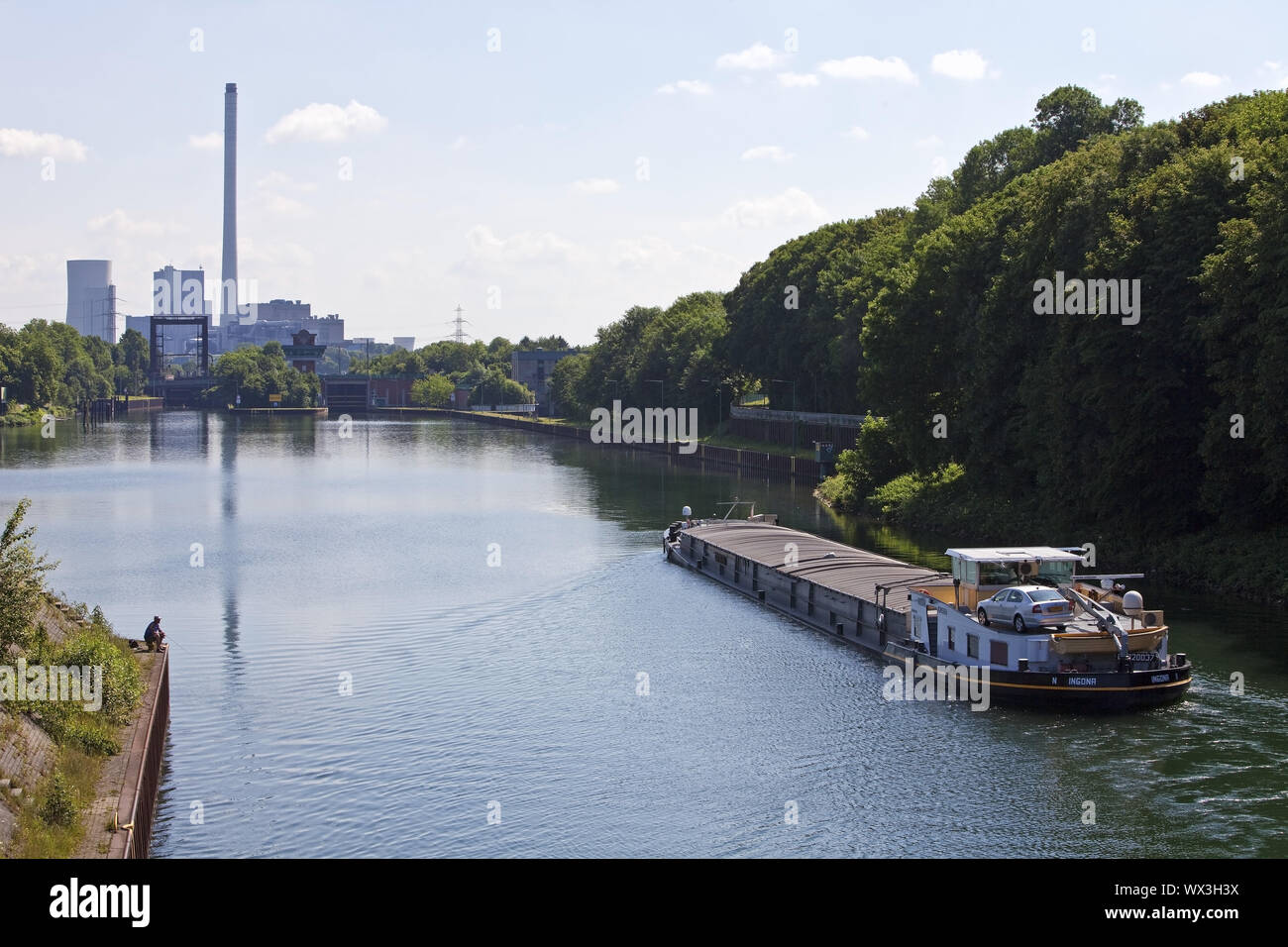 Versand auf dem Rhein-Herne-Kanal, hinter der harten Kohlekraftwerk, Herne, Deutschland, Europa Stockfoto