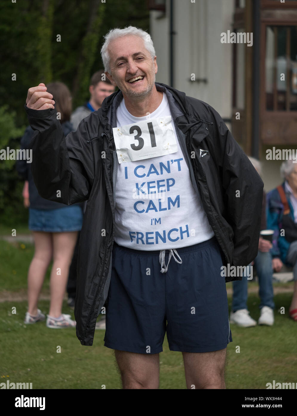 Laienhafte Läufer in einem realen Rennen, das traditionelle 2 Hügel Chagford trail Race Stockfoto
