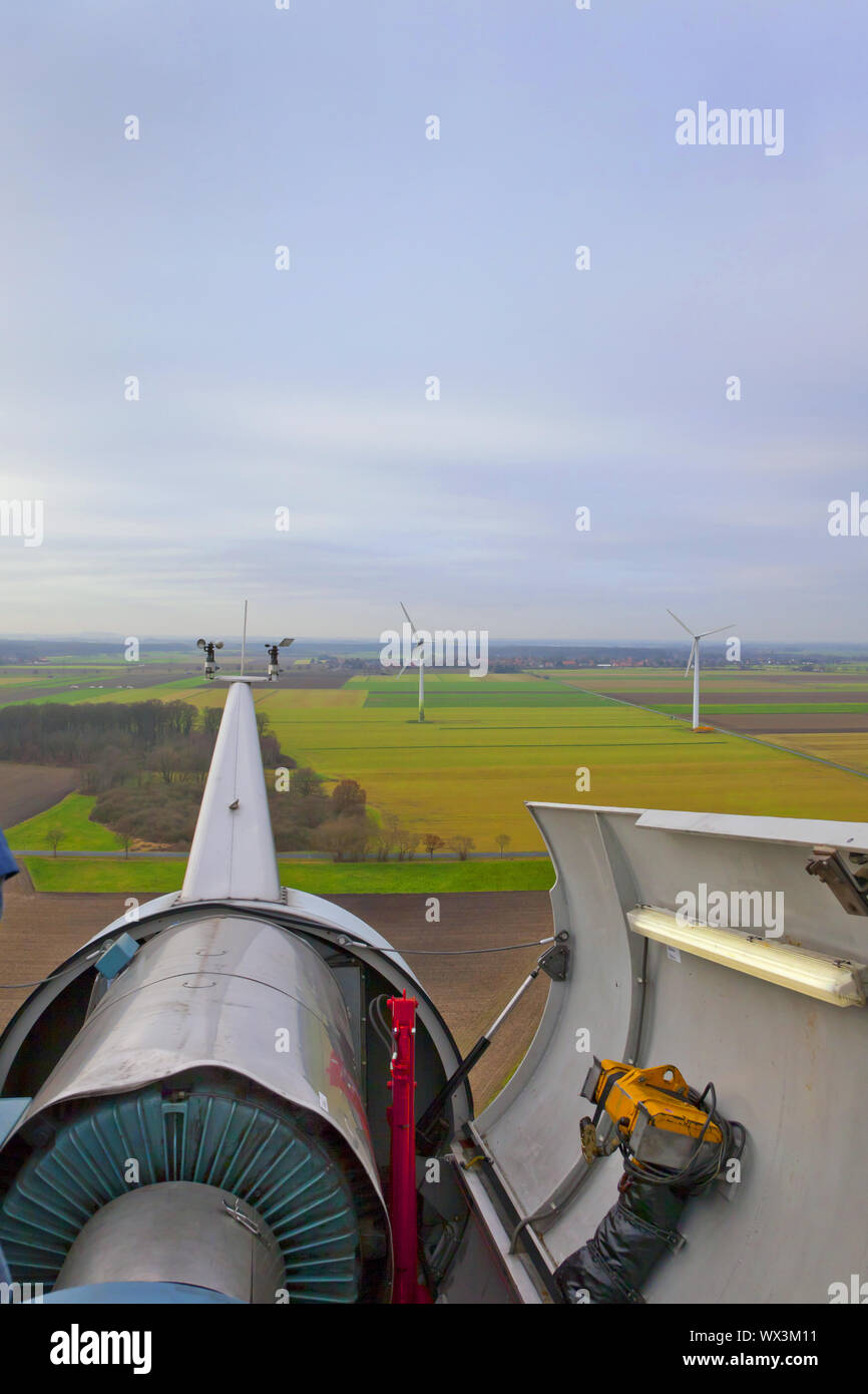Besichtigung einer Windmühle bei 80 m Höhe Stockfoto