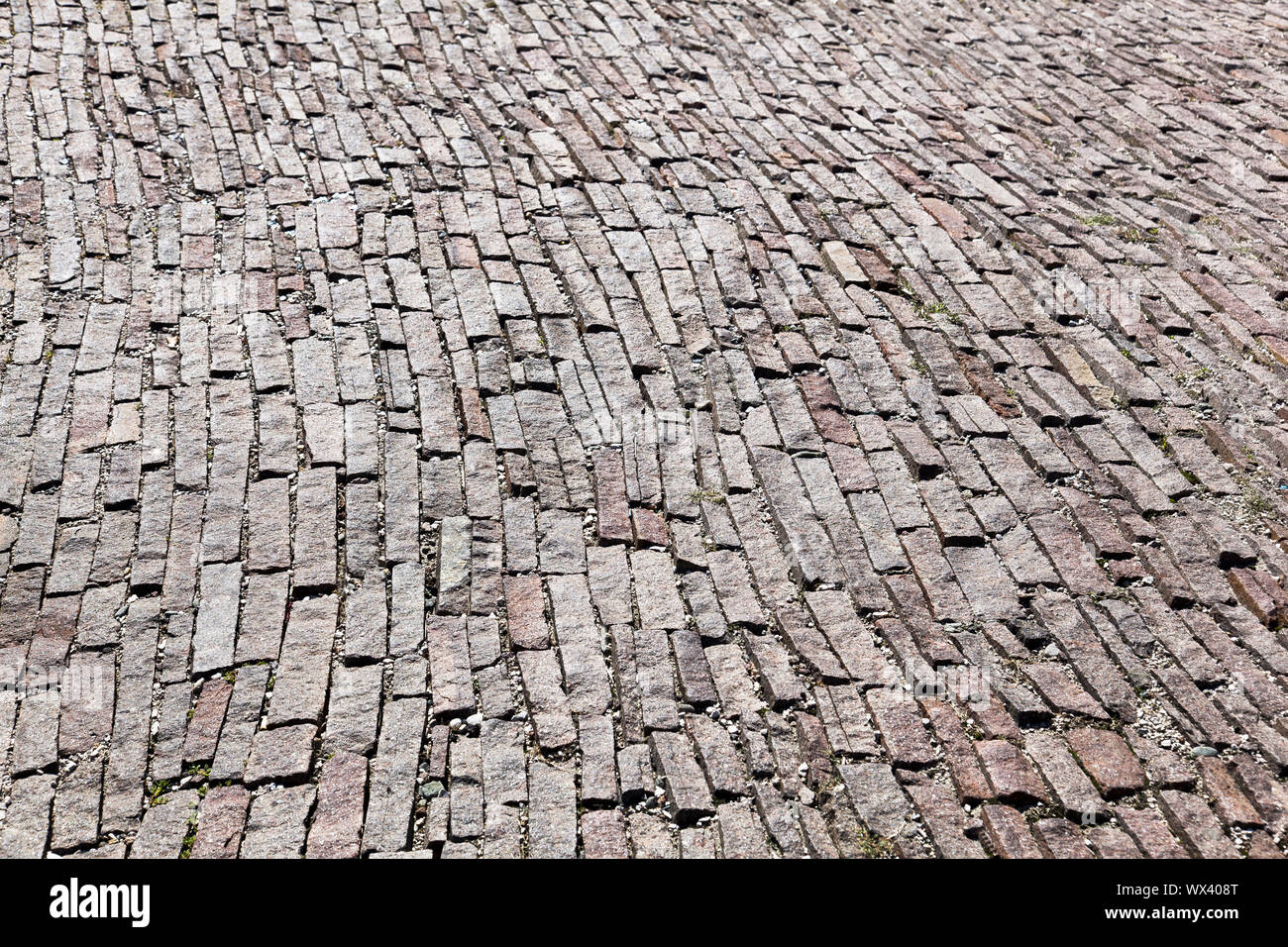 Rustikale mittelalterliche Straße mit Kopfsteinpflaster Stockfotografie ...