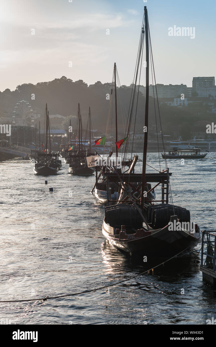Rabelo Boote für den Transport von port Wein auf dem Fluss Douro Stockfoto