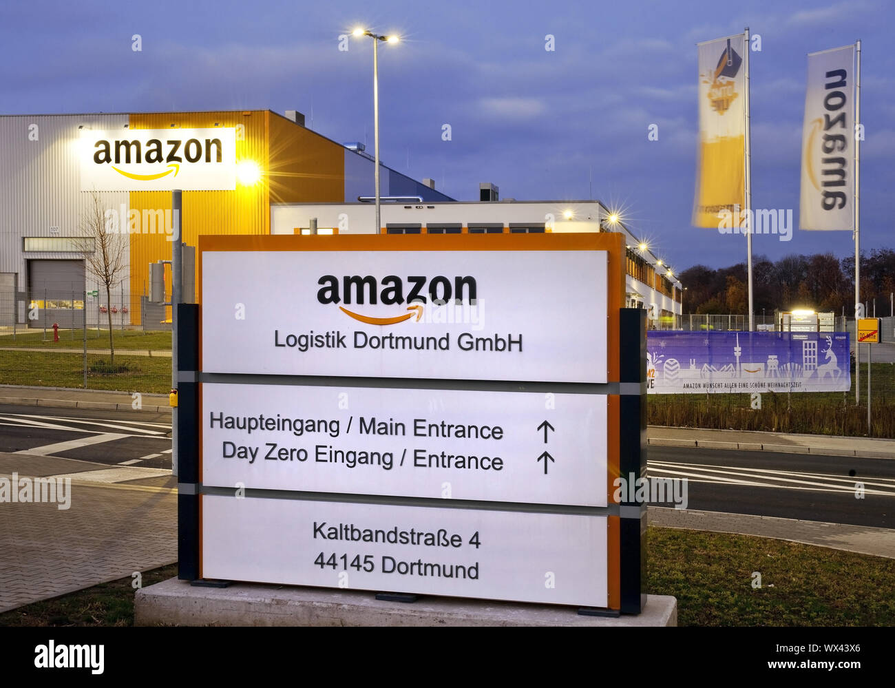 Amazon Logistikzentrum, Haupteingang, Dortmund, Standort der ehemaligen Westfalenhuette