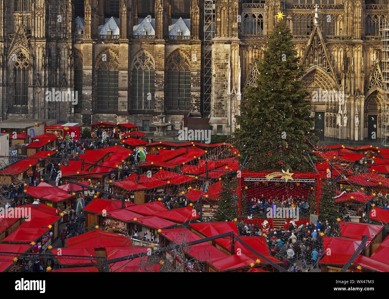Weihnachtsmarkt am Kölner Dom, Köln, Nordrhein-Westfalen, Deutschland, Europa Stockfoto