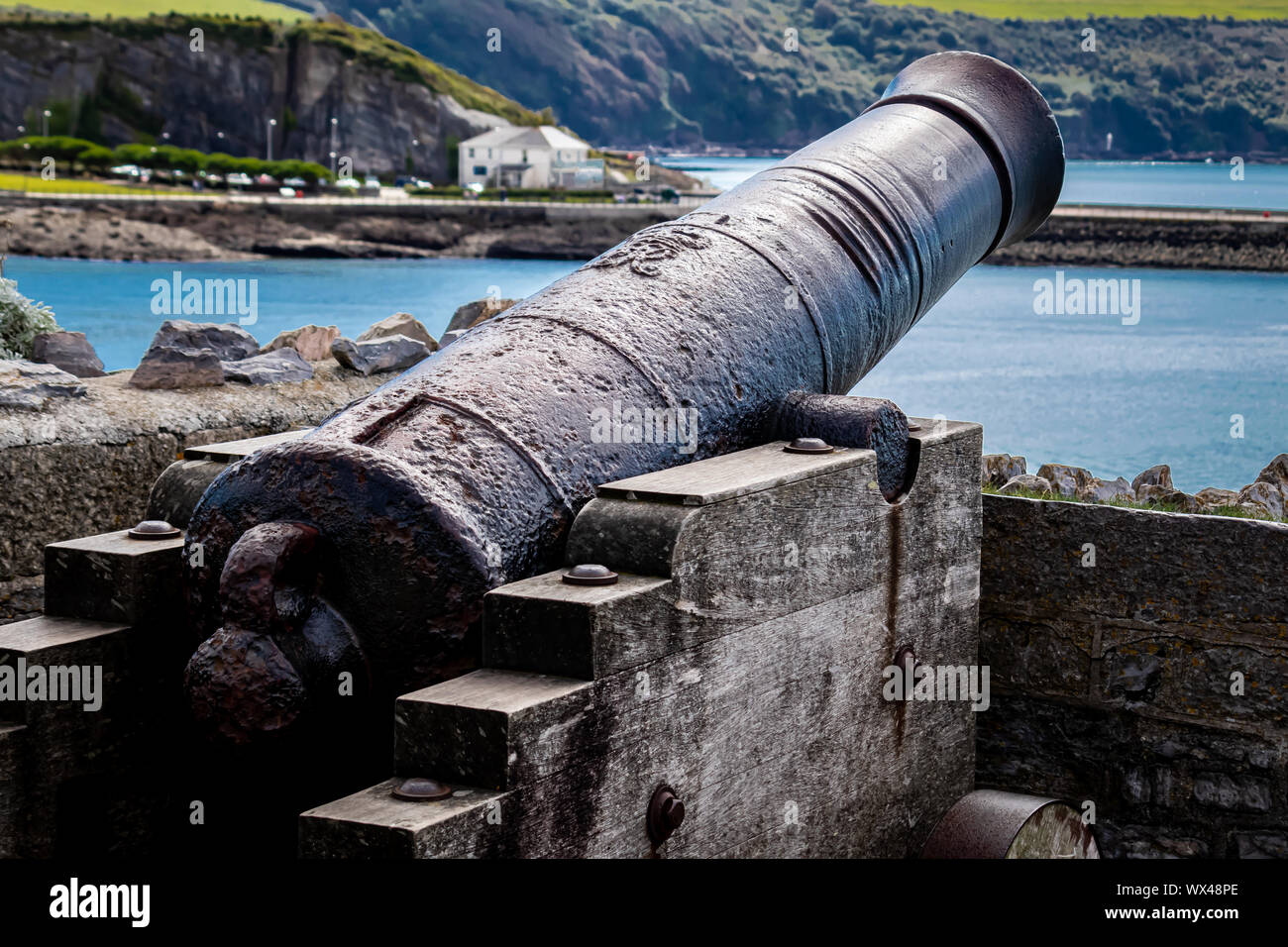 Oldtimer und historische Schiffe Kanonen Leviathan und Denkmäler Plymouth Hoe und Barbican, Plymouth, Devon, Großbritannien Stockfoto