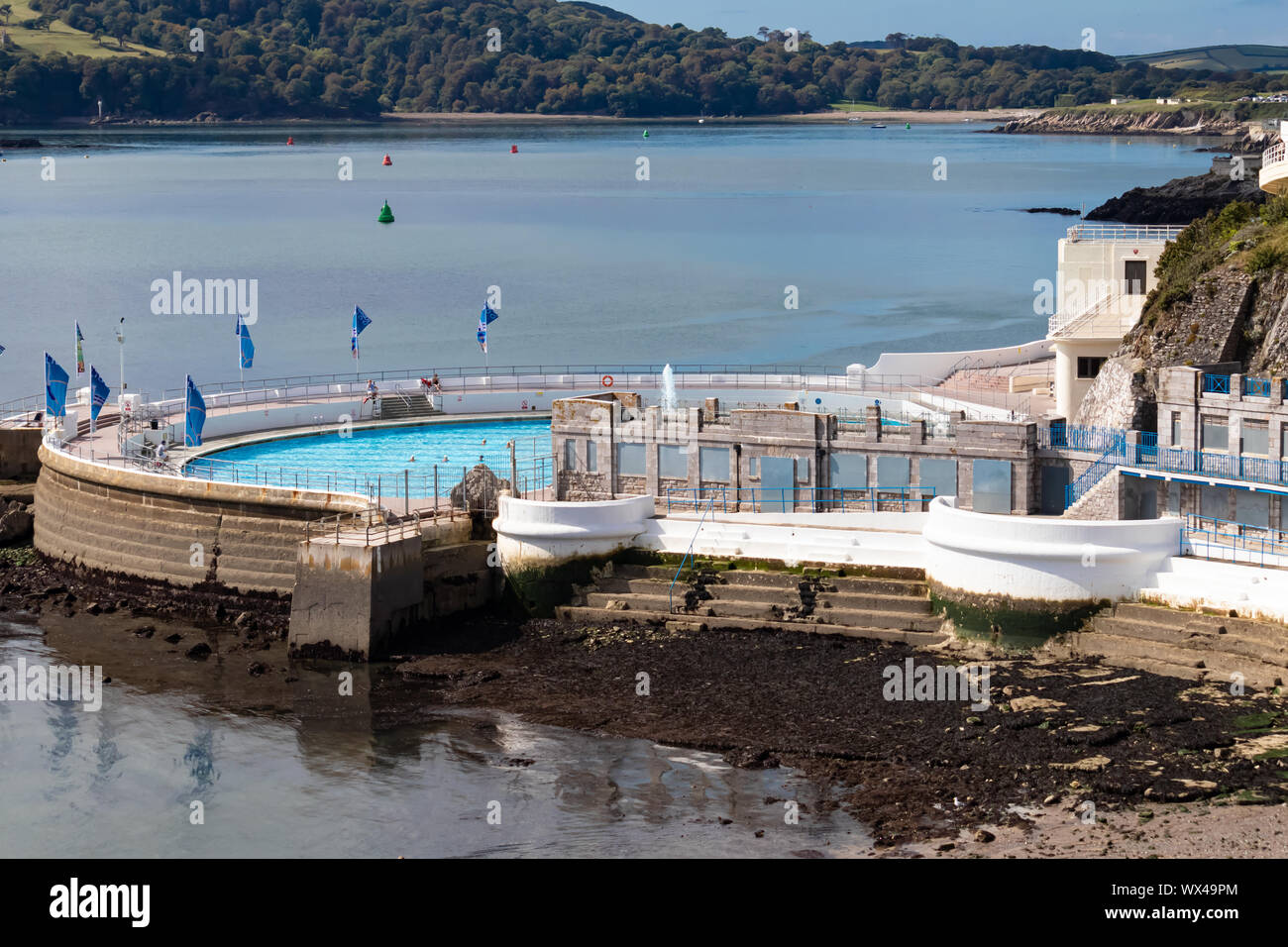 Tinnside Lido Plymouth Hoe, ikonischer Waterfront Swimmingpool und Springbrunnen in Devon.Enfgland.UK Stockfoto