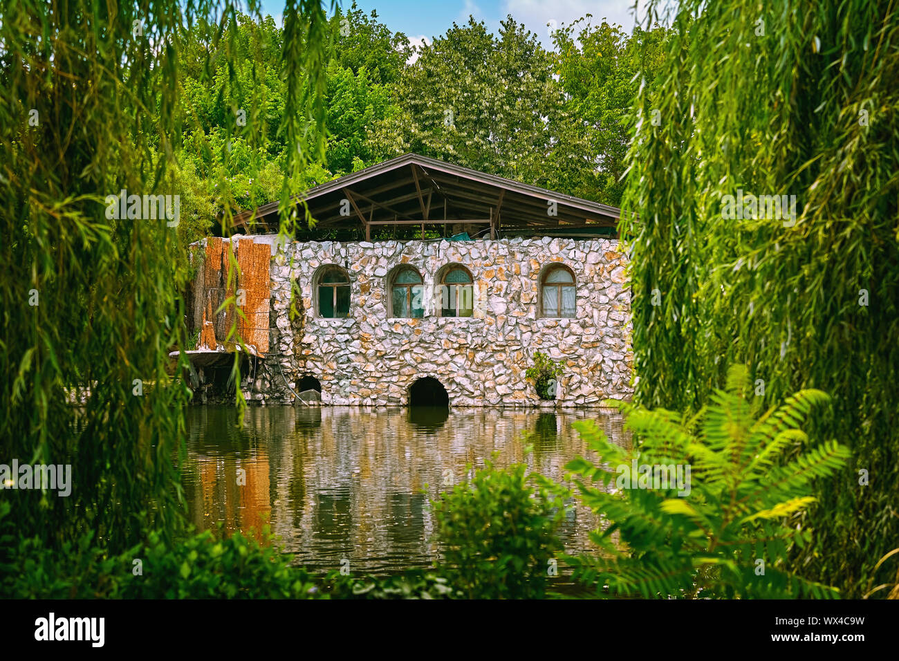 Haus am Teich Stockfoto