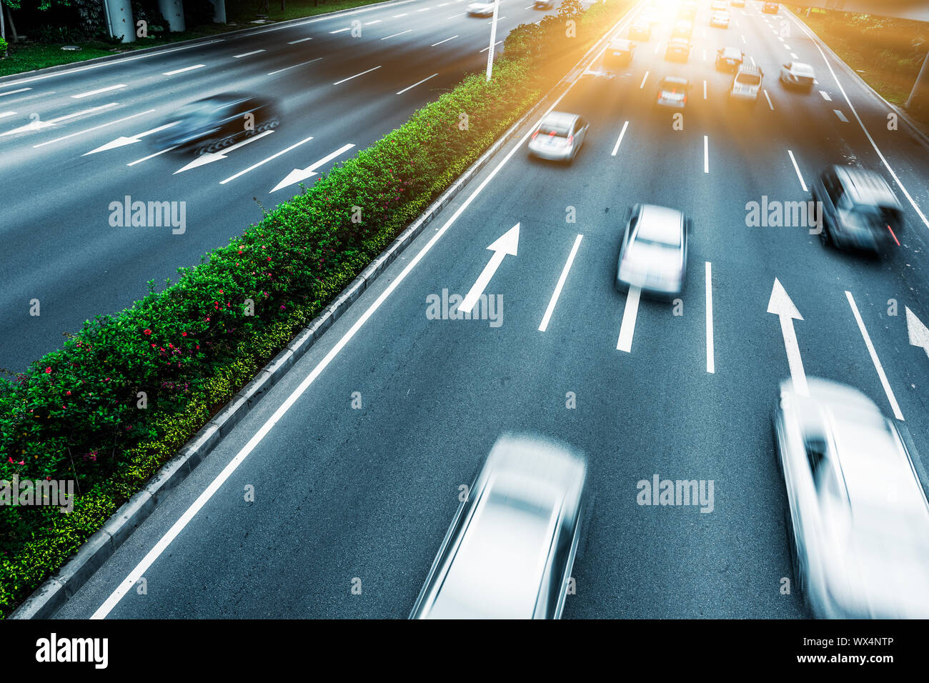 Hohe Betrachtungswinkel der Stadt überführung Verkehr Stockfoto