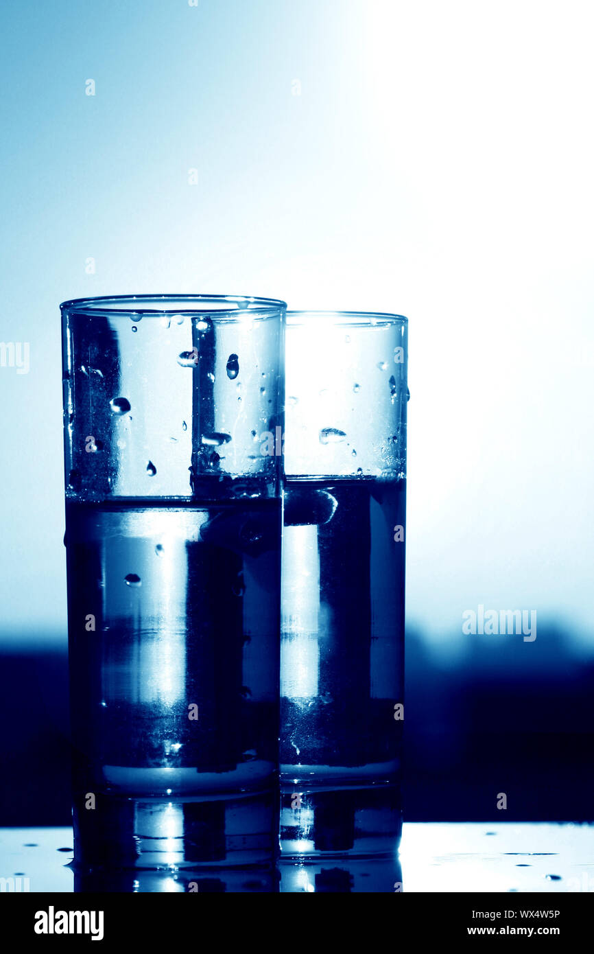 Wasser im Glas Stockfoto