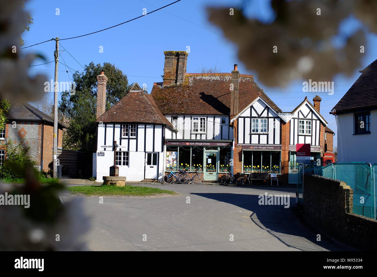 Reif Dorf speichert, East Sussex, UK. Kleine Gemeinde geführten Dorfladen und der Post. Stockfoto