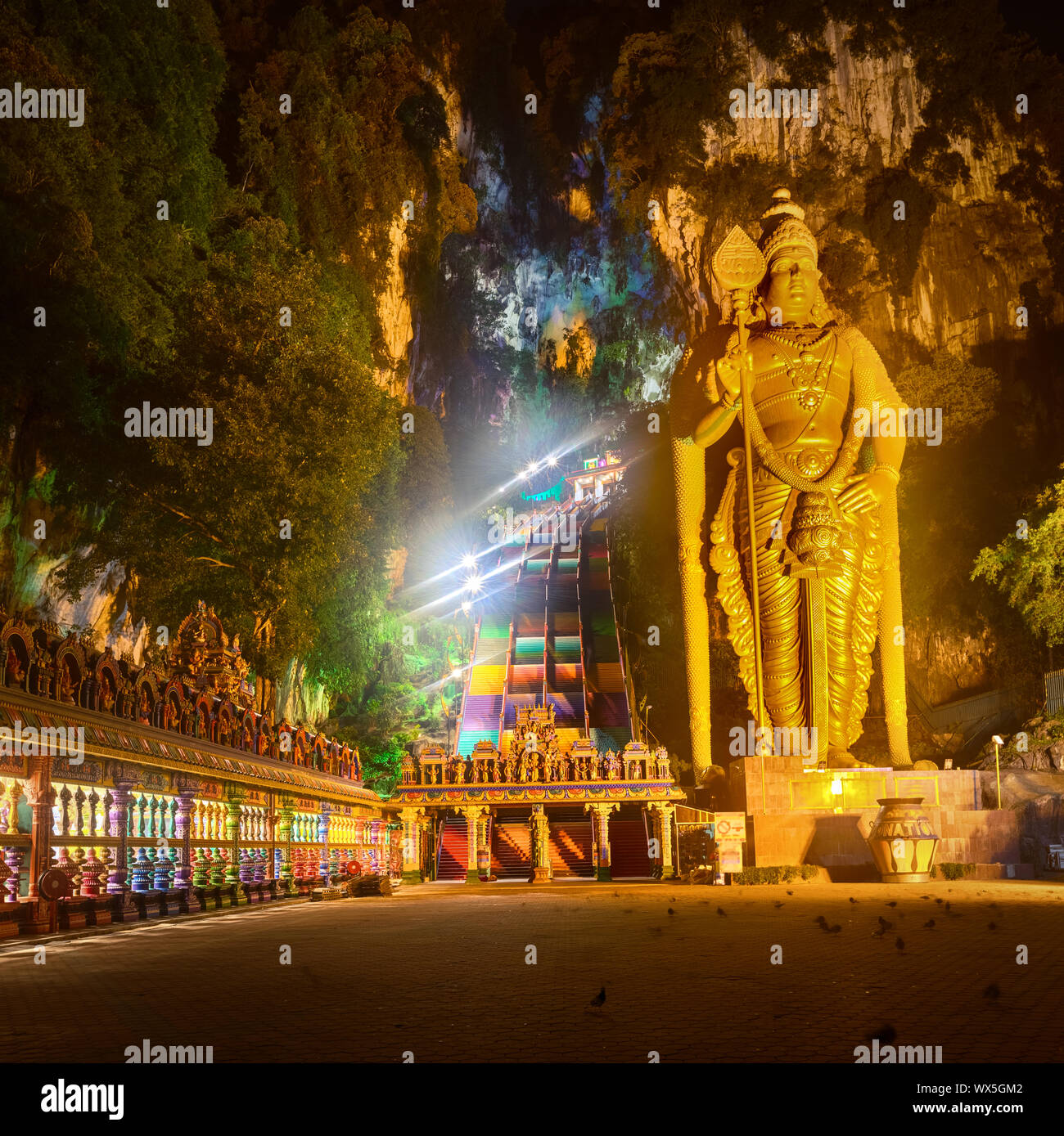 Bunte Treppe von Batu Höhlen. Malaysia Stockfoto