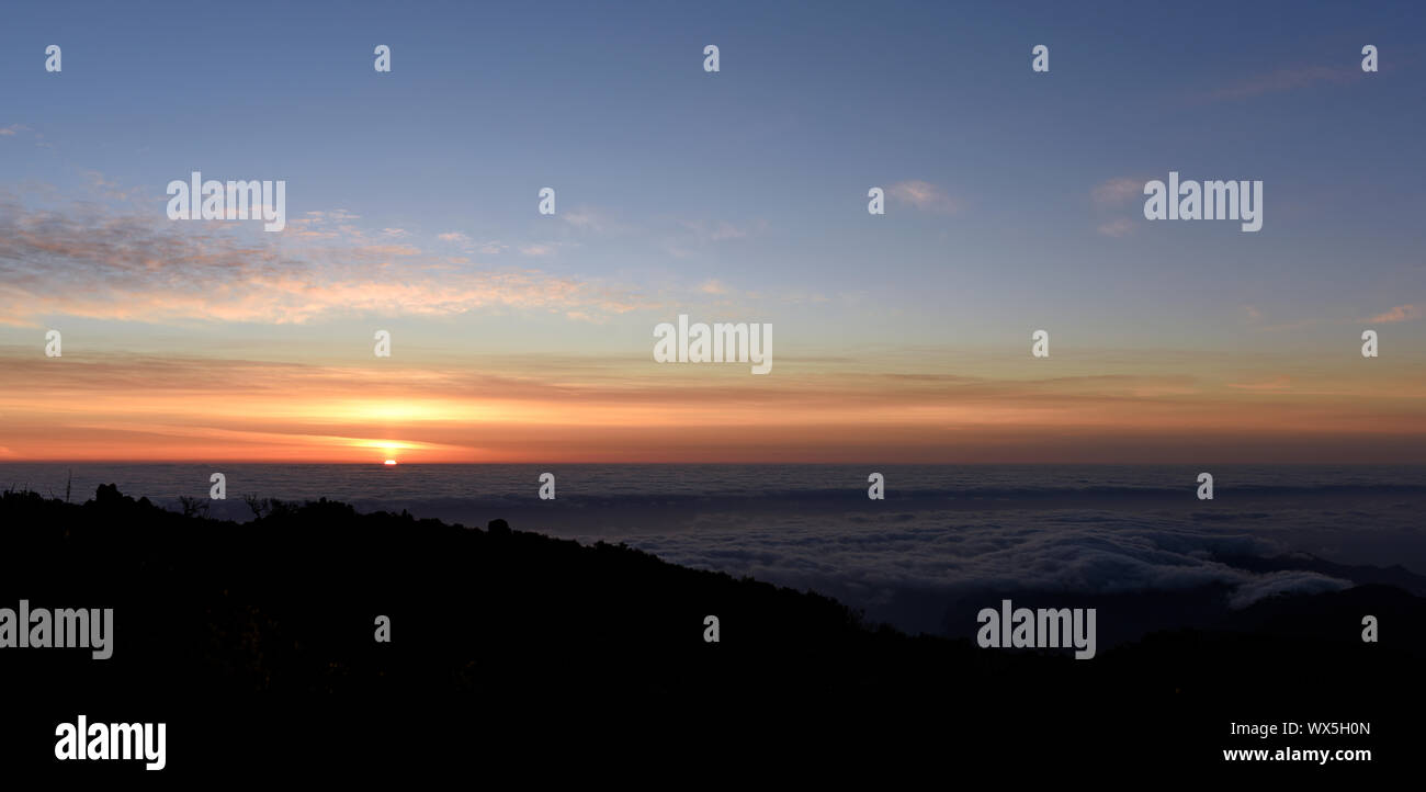 Sonnenaufgang auf Achada do Teixeira auf Madeira Stockfoto