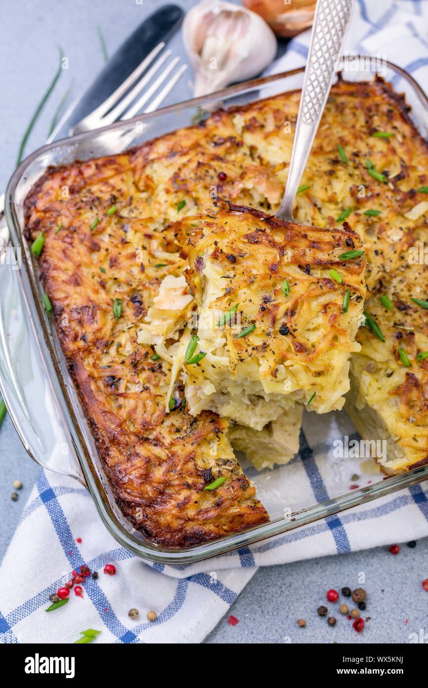 Hausgemachte Kartoffel Kugel ist ein Gericht der jüdischen Küche. Stockfoto