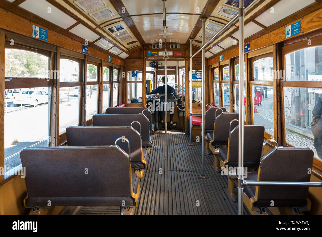 Erbe Straßenbahnen sind die wichtigsten Sehenswürdigkeiten in Lissabon Stockfoto