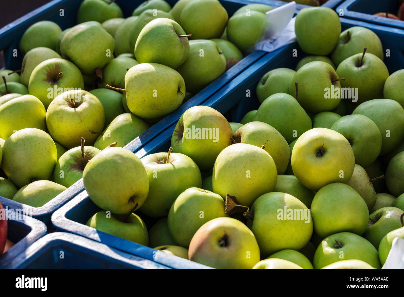 Grüne Äpfel an der Farmers Market Stockfoto