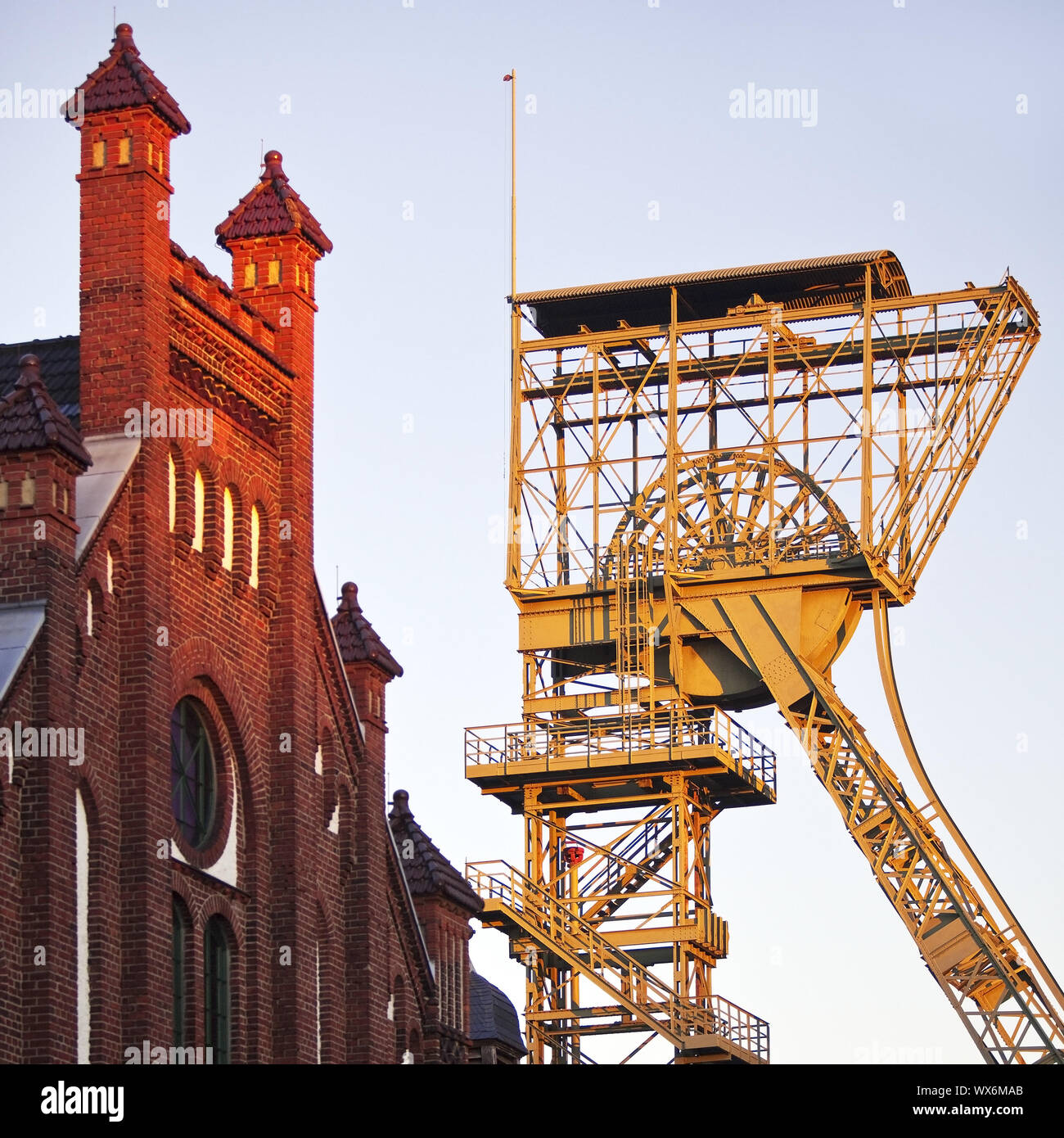 Fördergerüst des Industriemuseum Zeche Zollern, Ruhrgebiet, Nordrhein-Westfalen, Deutschland, Europa Stockfoto