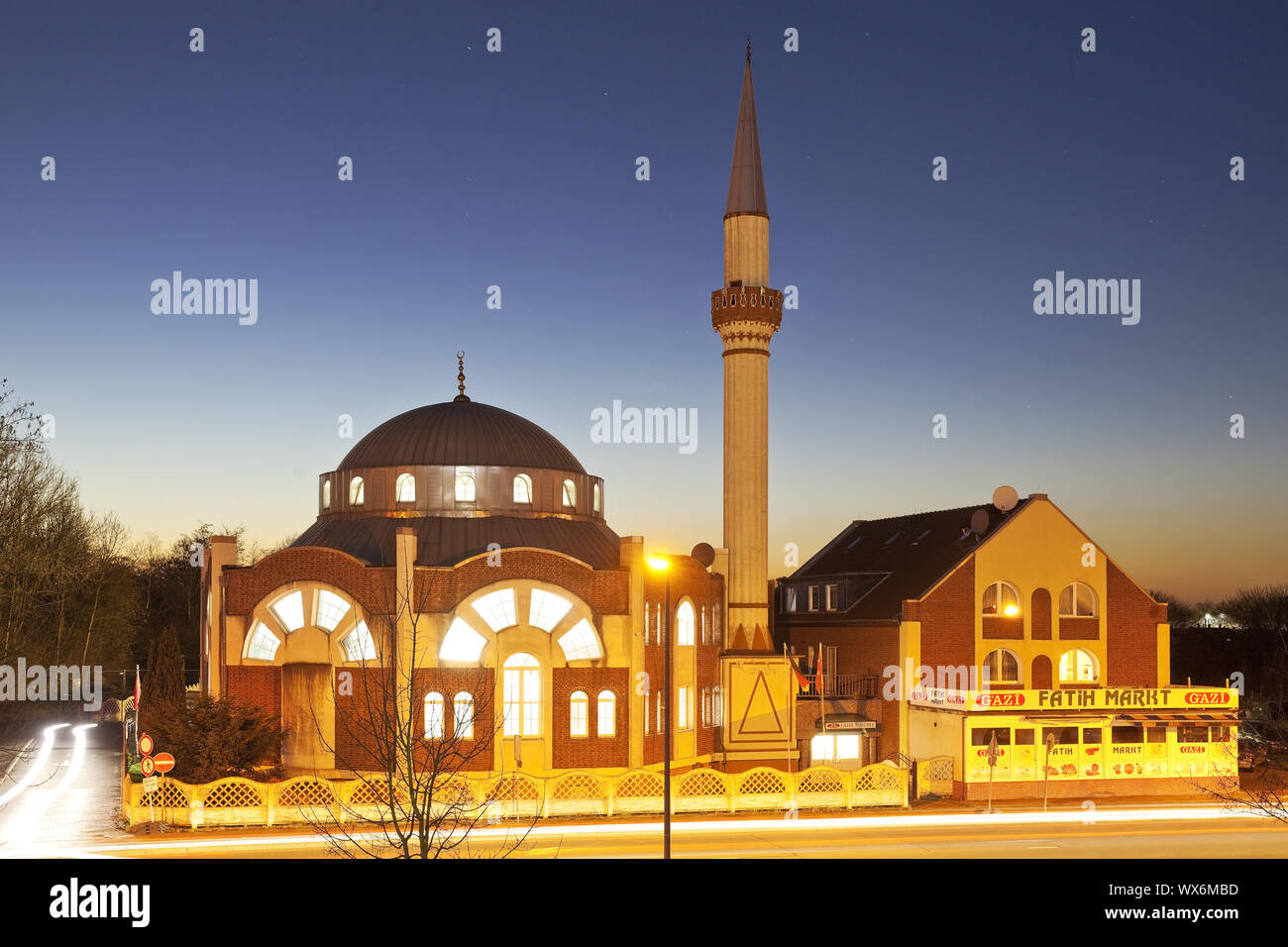 Glauben Moschee am Abend, Essen, Ruhrgebiet, Nordrhein-Westfalen, Essen, Deutschland, Europa Stockfoto