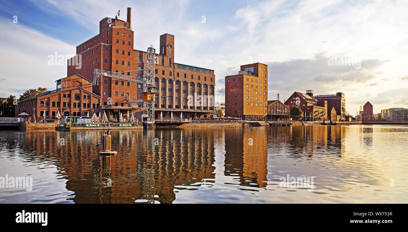 Duisburger Innenhafen, Duisburg, Ruhrgebiet, Nordrhein-Westfalen, Deutschland, Europa Stockfoto