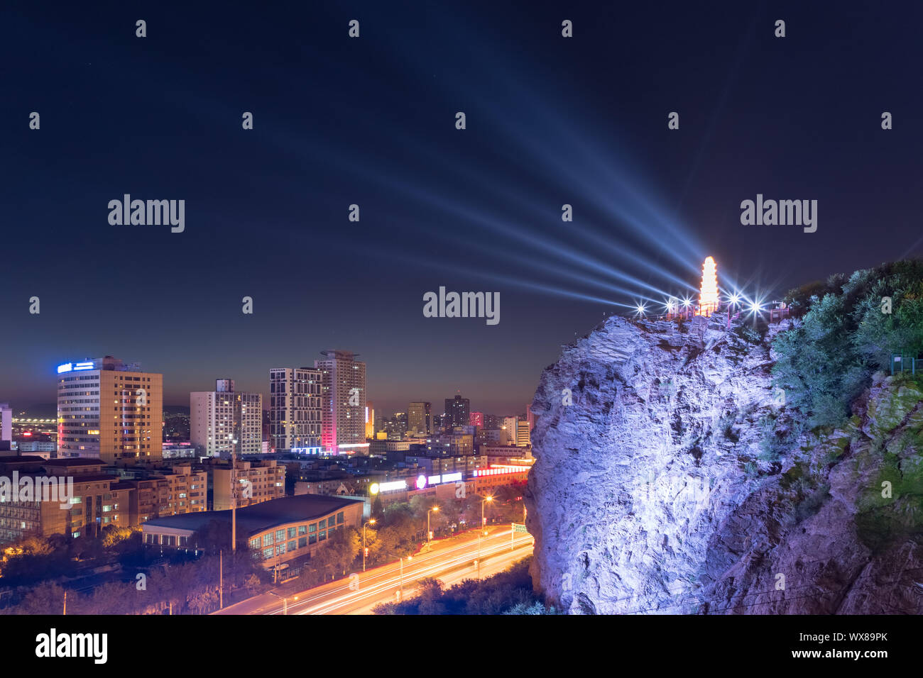 Urumqi Stadtbild bei Nacht Stockfoto