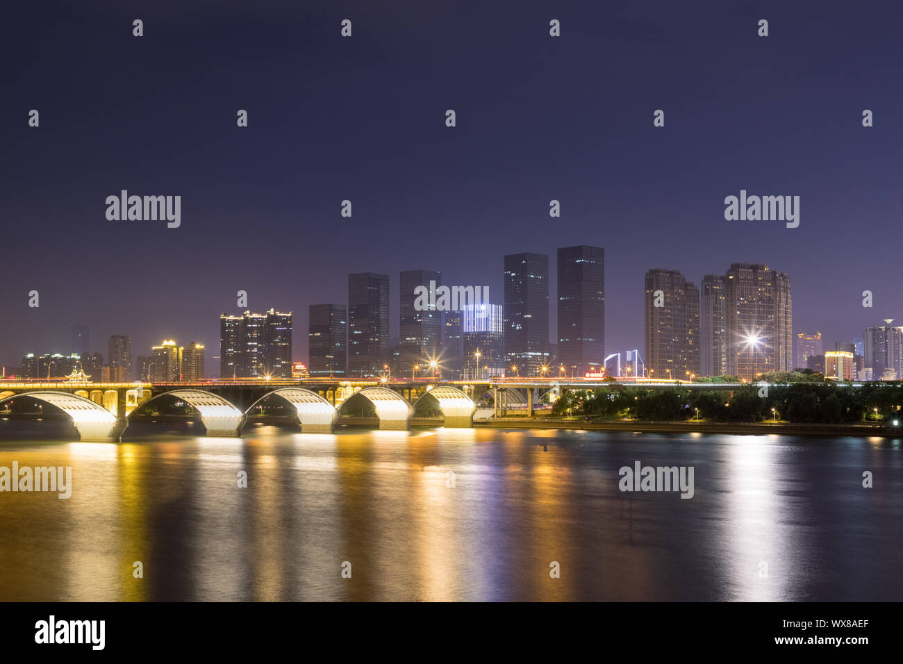 Changsha Stadtbild bei Nacht Stockfoto