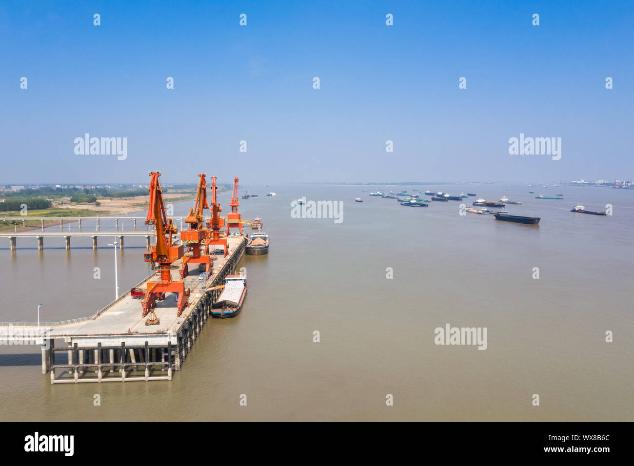 Luftaufnahme von Cargo Wharf in Yangtze River Stockfoto