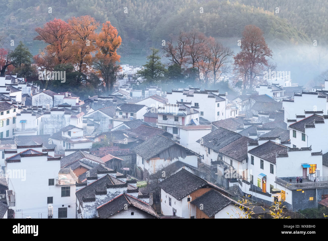 Shicheng Dorf Landschaft im späten Herbst am frühen Morgen Stockfoto