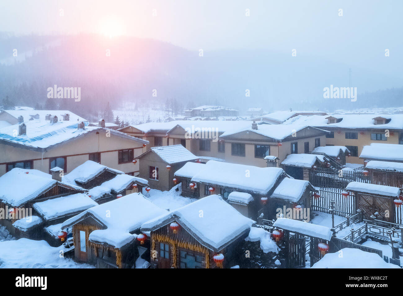 Schnee Gemeinde Landschaft im frühen Morgen Stockfoto