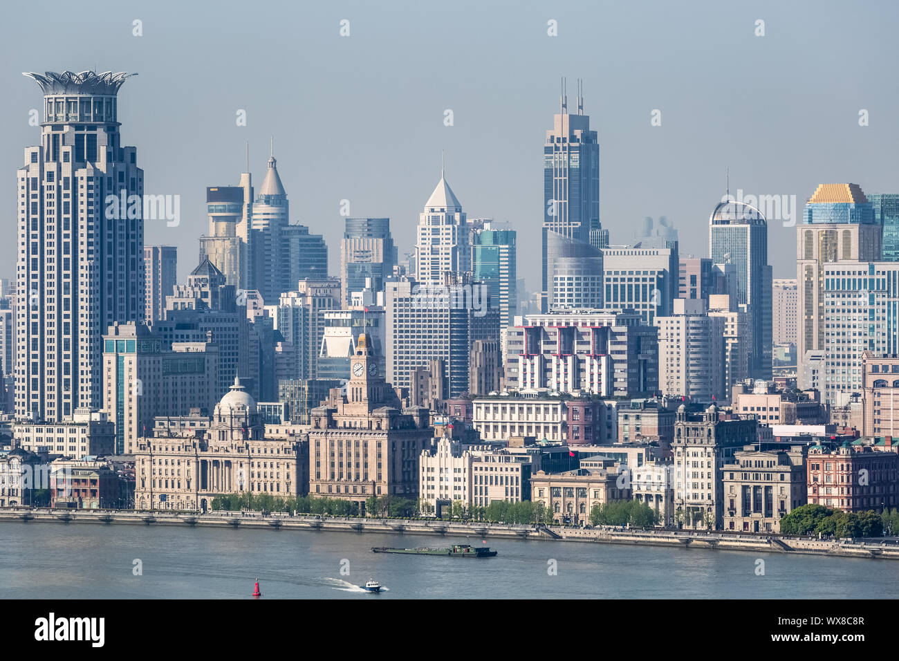 Landschaft entlang den Fluss Huangpu in Shanghai. Stockfoto